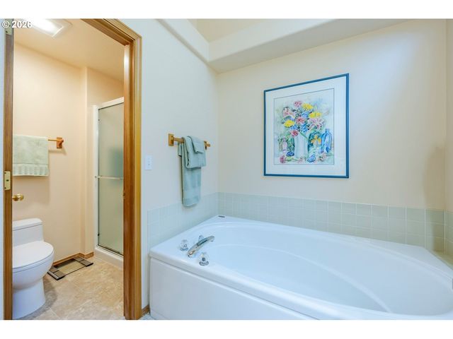 4075 BERRYWOOD Dr, Eugene, OR 97404