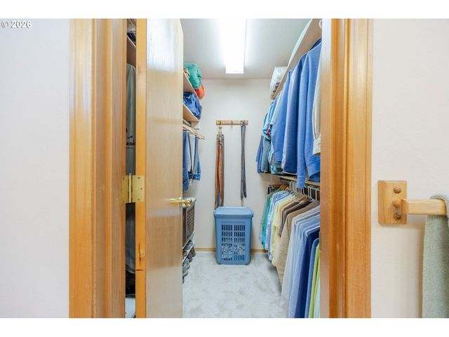 4075 BERRYWOOD Dr, Eugene, OR 97404