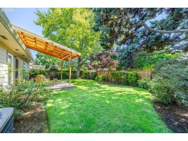 4075 BERRYWOOD Dr, Eugene, OR 97404