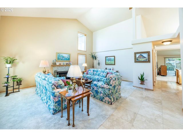 4075 BERRYWOOD Dr, Eugene, OR 97404