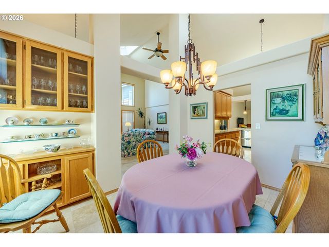 4075 BERRYWOOD Dr, Eugene, OR 97404