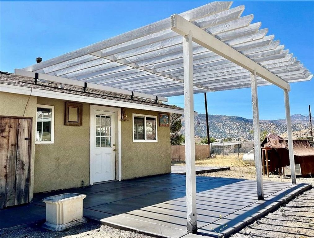 2217 Young Ave, Lake Isabella, CA 93240