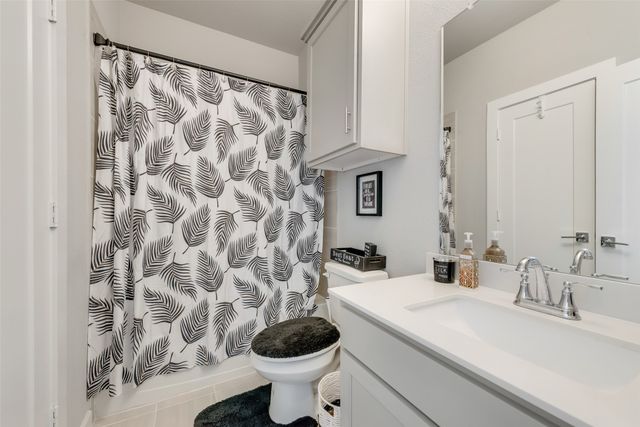 211 Coyote Creek Drive, Lavon, TX 75166