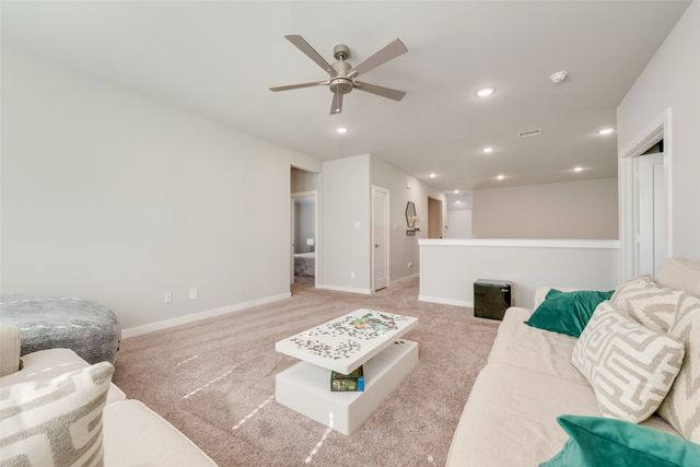 211 Coyote Creek Drive, Lavon, TX 75166