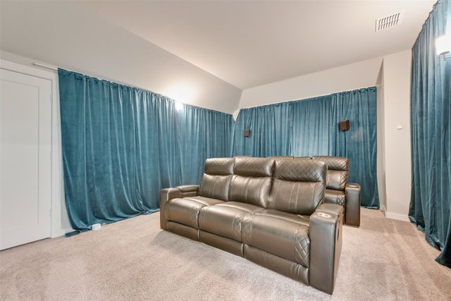 211 Coyote Creek Drive, Lavon, TX 75166