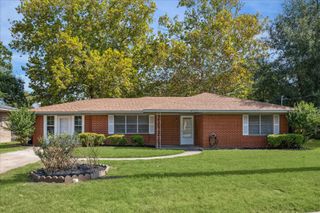 2107 Wayside Drive, Brenham, TX 77833