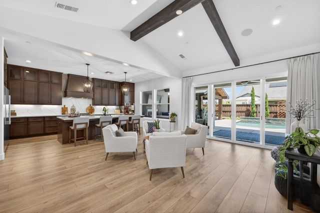 1715 N Renn Avenue, Clovis, CA 93619