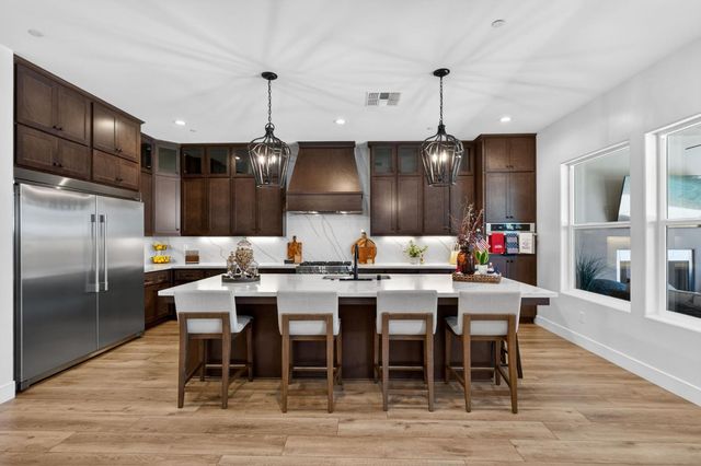 1715 N Renn Avenue, Clovis, CA 93619