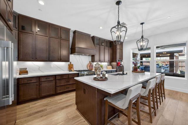 1715 N Renn Avenue, Clovis, CA 93619