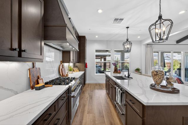 1715 N Renn Avenue, Clovis, CA 93619
