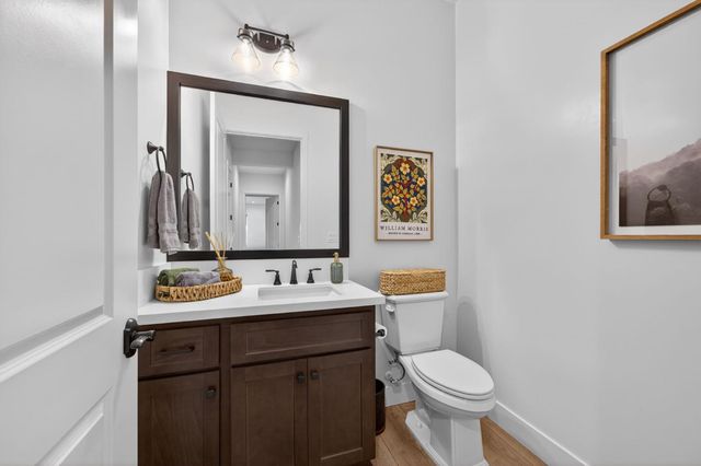 1715 N Renn Avenue, Clovis, CA 93619