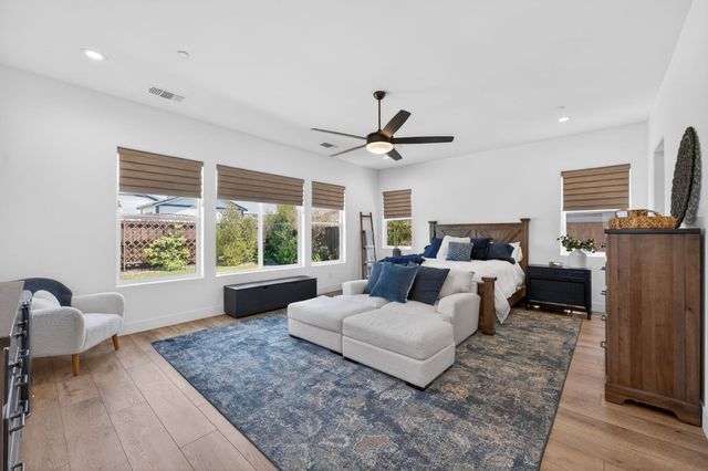 1715 N Renn Avenue, Clovis, CA 93619