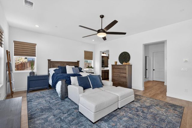 1715 N Renn Avenue, Clovis, CA 93619
