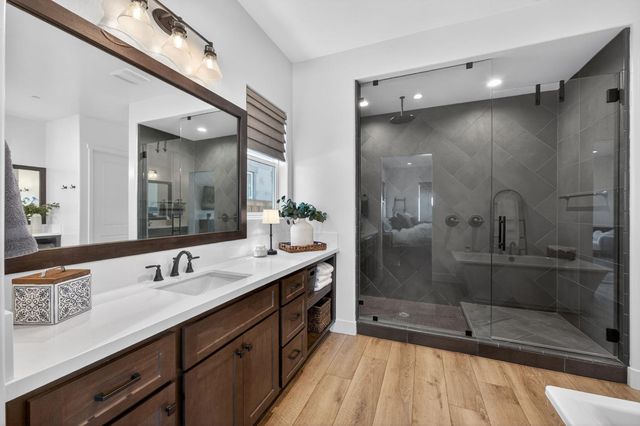 1715 N Renn Avenue, Clovis, CA 93619