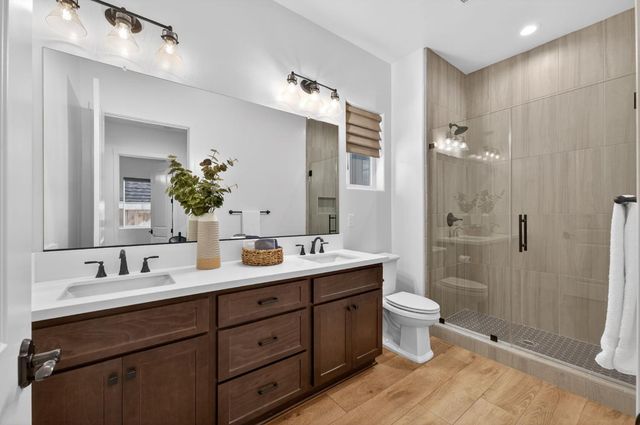 1715 N Renn Avenue, Clovis, CA 93619