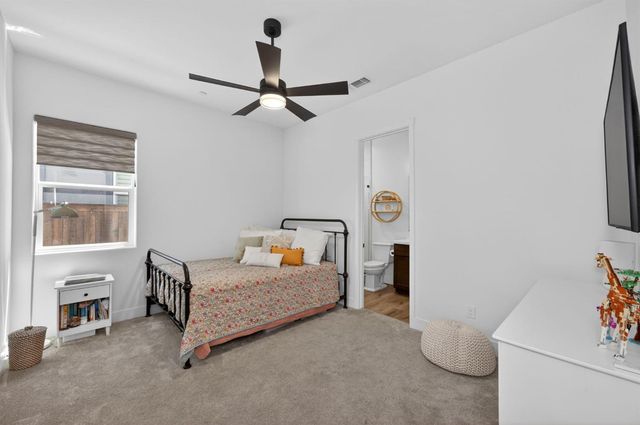 1715 N Renn Avenue, Clovis, CA 93619