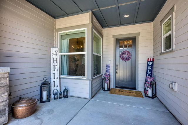 1715 N Renn Avenue, Clovis, CA 93619