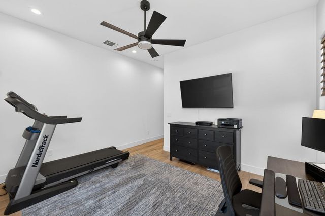 1715 N Renn Avenue, Clovis, CA 93619