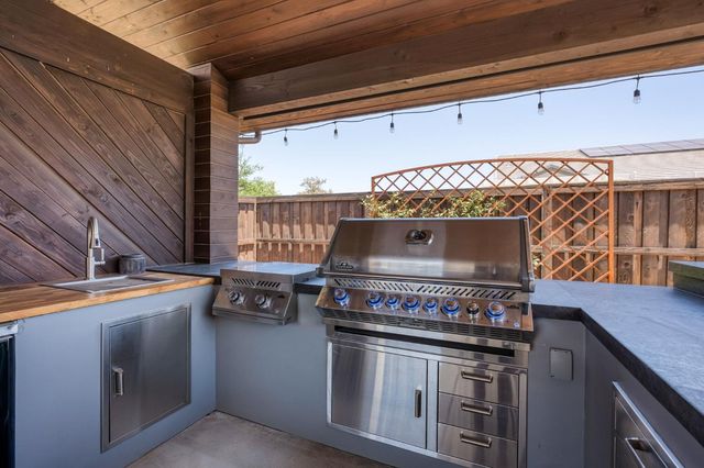 1715 N Renn Avenue, Clovis, CA 93619