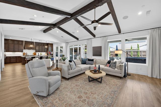 1715 N Renn Avenue, Clovis, CA 93619