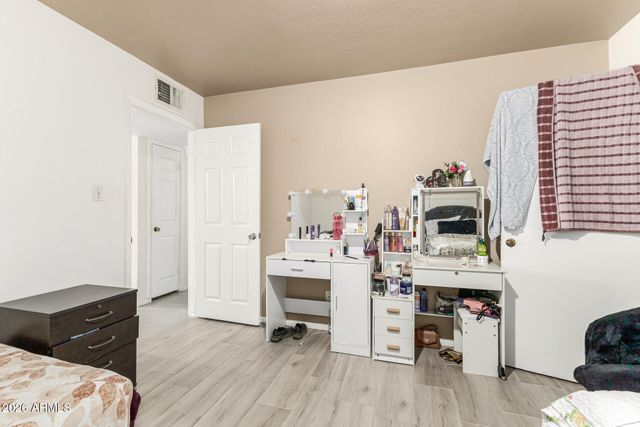 1147 W PEORIA Avenue, Phoenix, AZ 85029