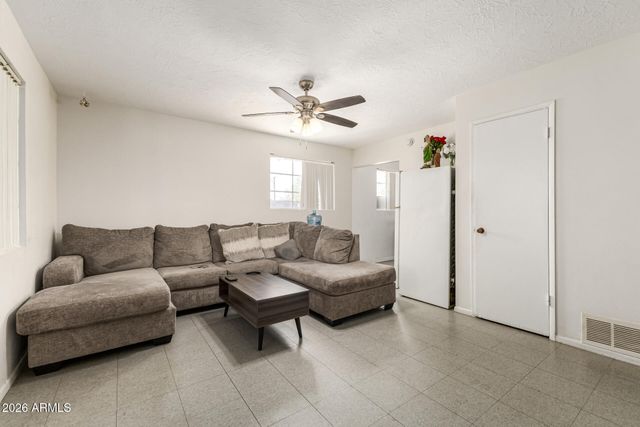 1147 W PEORIA Avenue, Phoenix, AZ 85029