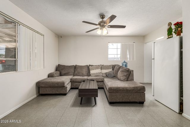 1147 W PEORIA Avenue, Phoenix, AZ 85029