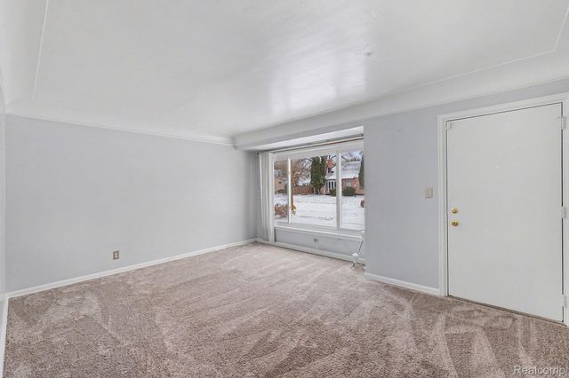 1818 Parkfront Drive, Flint, MI 48504