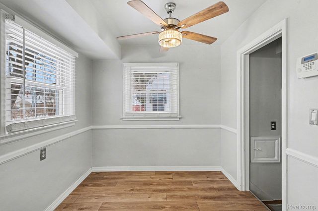 1818 Parkfront Drive, Flint, MI 48504