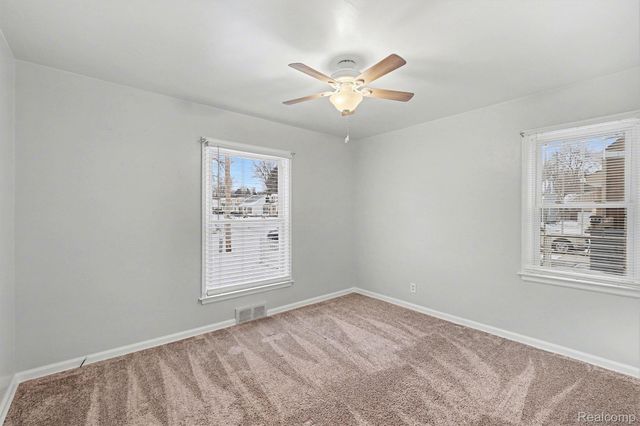 1818 Parkfront Drive, Flint, MI 48504