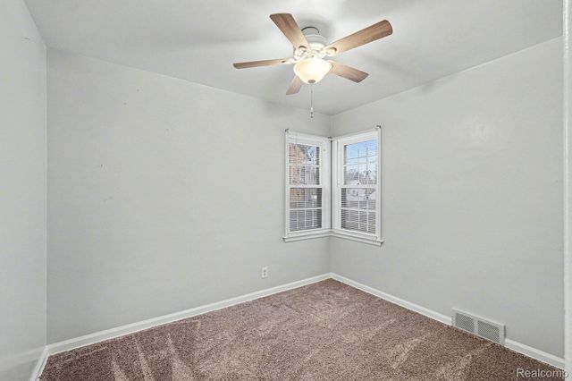 1818 Parkfront Drive, Flint, MI 48504