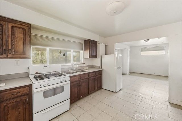 261 E Crescent Avenue, Redlands, CA 92373