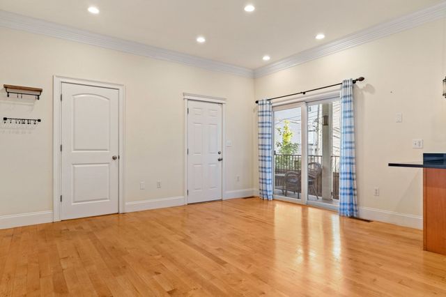 152 H Street 1, Boston, MA 02127