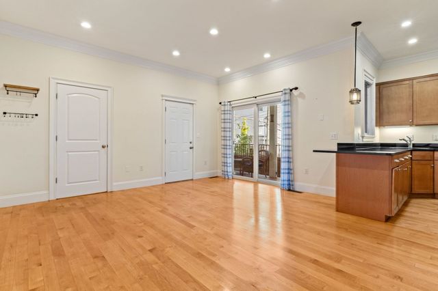152 H Street 1, Boston, MA 02127