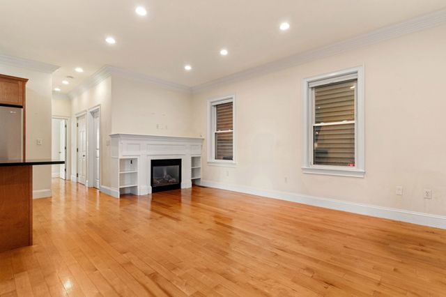 152 H Street 1, Boston, MA 02127