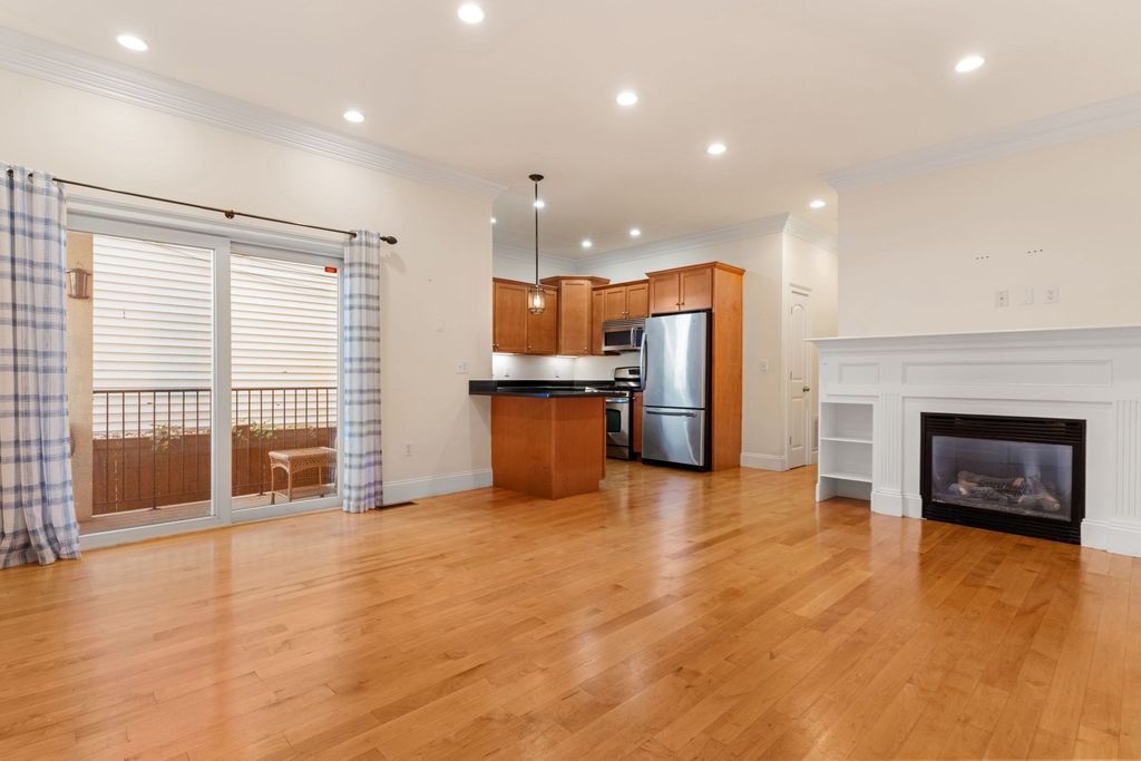 152 H Street 1, Boston, MA 02127