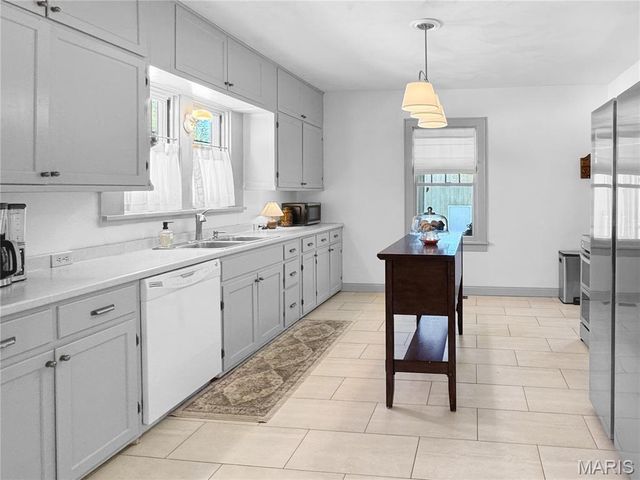 500 W End Avenue, Union, MO 63084