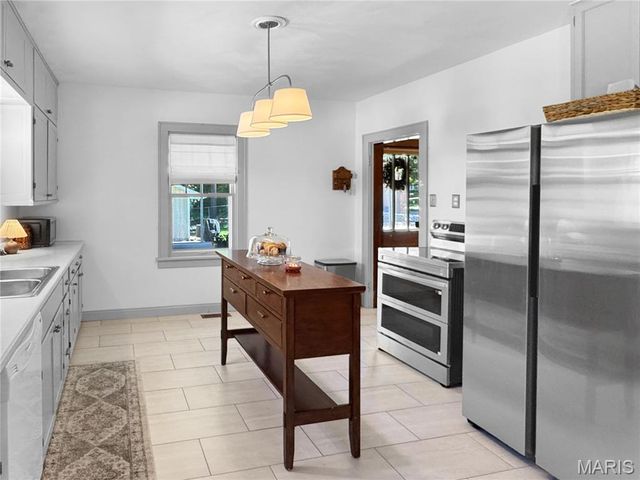 500 W End Avenue, Union, MO 63084