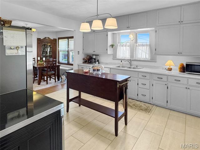 500 W End Avenue, Union, MO 63084