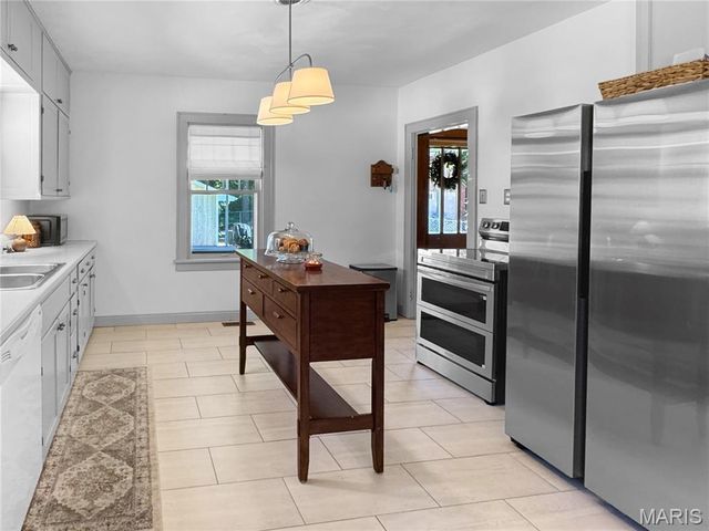500 W End Avenue, Union, MO 63084
