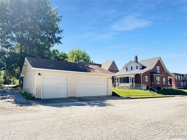500 W End Avenue, Union, MO 63084