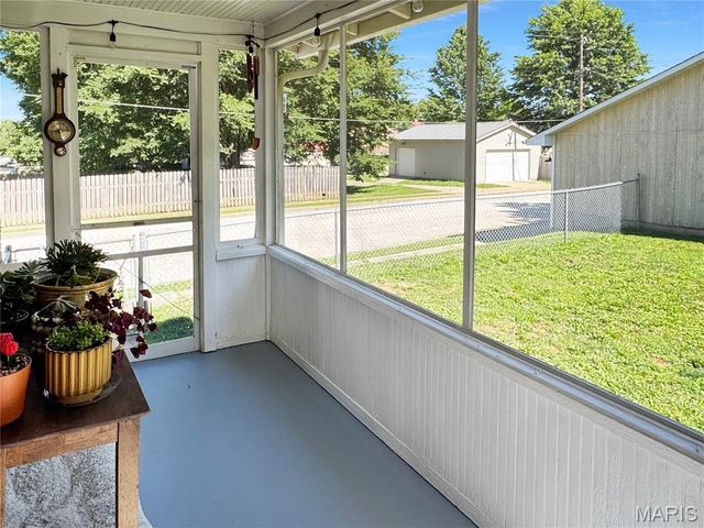 500 W End Avenue, Union, MO 63084