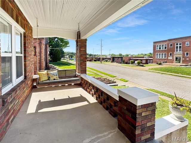 500 W End Avenue, Union, MO 63084
