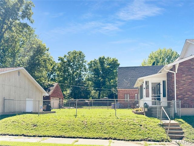 500 W End Avenue, Union, MO 63084