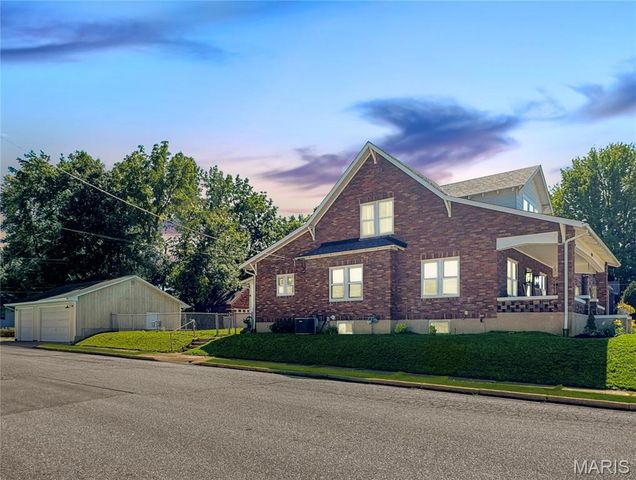 500 W End Avenue, Union, MO 63084