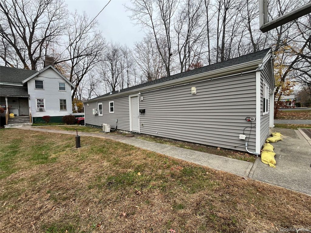 35 Old School Lane, Orangeburg, NY 10962