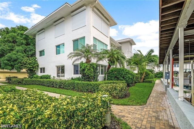 1100 8th AVE S H227, Naples, FL 34102