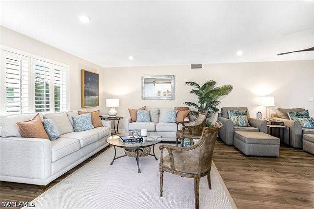 1100 8th AVE S H227, Naples, FL 34102