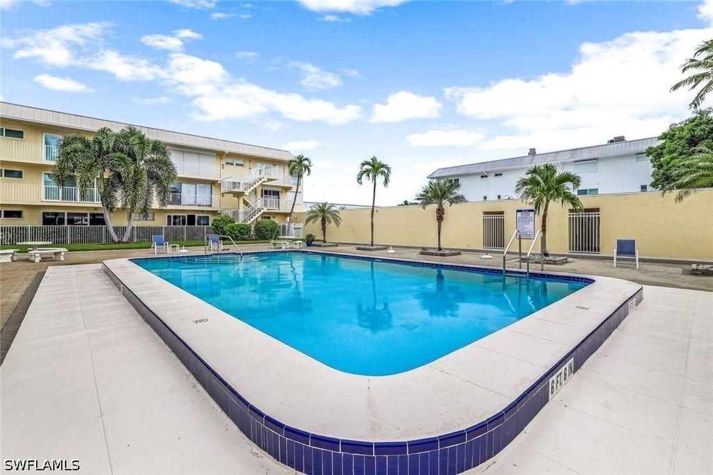 1100 8th AVE S H227, Naples, FL 34102