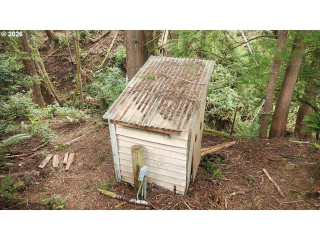 5046 N LOFTUS Rd, Florence, OR 97439